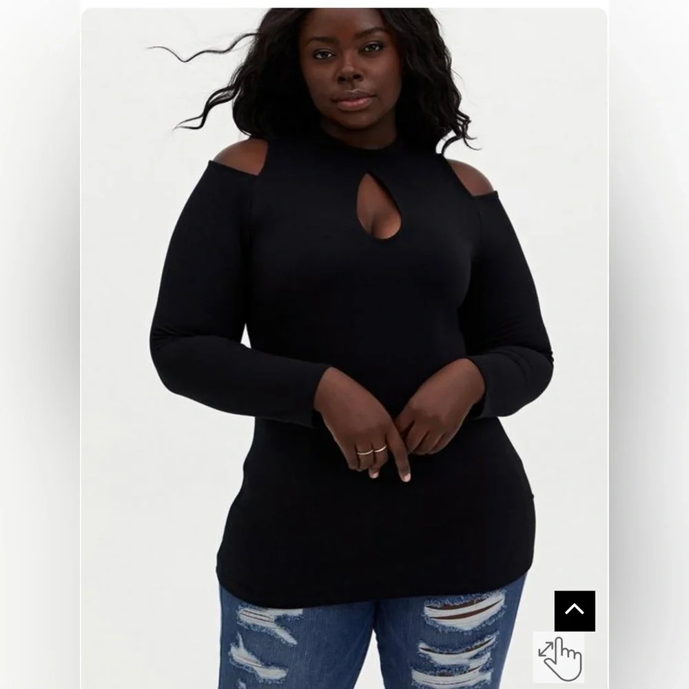 Torrid long sleeve cold shoulder black top in size 1X - Torrid Foxy fabric - Picture 4 of 9